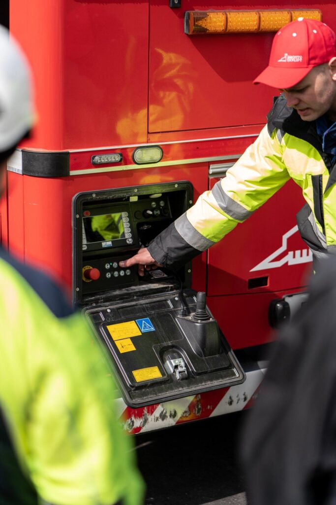 Remote service enables fast technical support | Bronto Skylift Remote service enables fast technical support