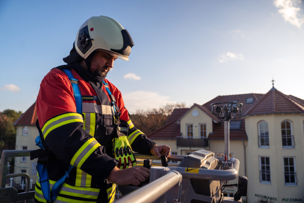 BrontoSkyliftChauhanFischFreiwilligeFeuerwehrKarlshagenphoto21 | Bronto Skylift